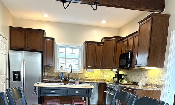 Valparaiso House | DOWNTOWN VALPARAISO! Charming 3-bedroom house with all the comforts of home!
