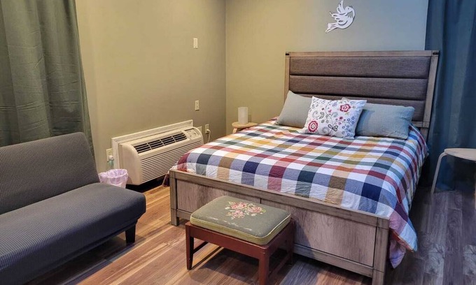 Cheshire Apartment | Cozy & Private Studio Suite