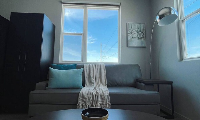 Downtown Omaha Apartment | Sleepover: Extraordinary 1BD/1BA + Gym - Downtown Omaha
