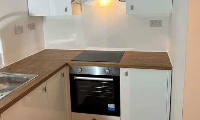 Iffley Bed & Breakfast | Self con studio flat with toilet and kitchen