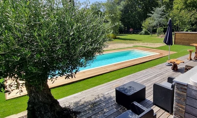 Gauriaguet House | Holiday Home 'Gîte La Pépite' with Shared Pool, Wi-Fi and Air Conditioning