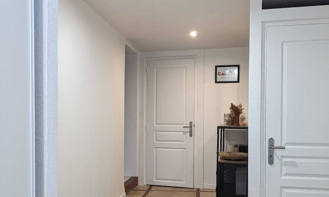 Saint-Remy-les-Chevreuse Apartment | Calm, spacious apartment; 23 minutes from an RER station in the Chevreuse Valley