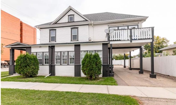 Red Deer House | Beautiful Spacious House for Rent