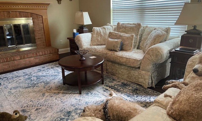 Lindenwald Bed & Breakfast | Condra House Beautiful Queen Room
