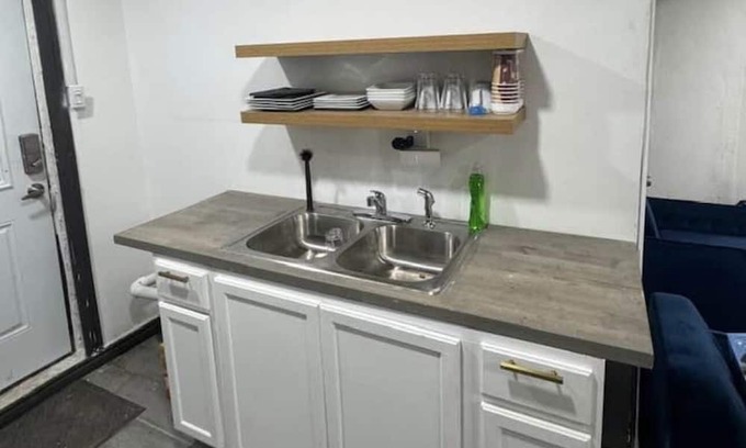 Queens Apartment | 15 Minutes from JFK & LaGuardia Airport. Nice loft Apartment