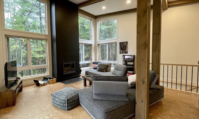 Gore Cottage | Beautiful brand new cottage in Gore, with spa and private access to Lake Baron