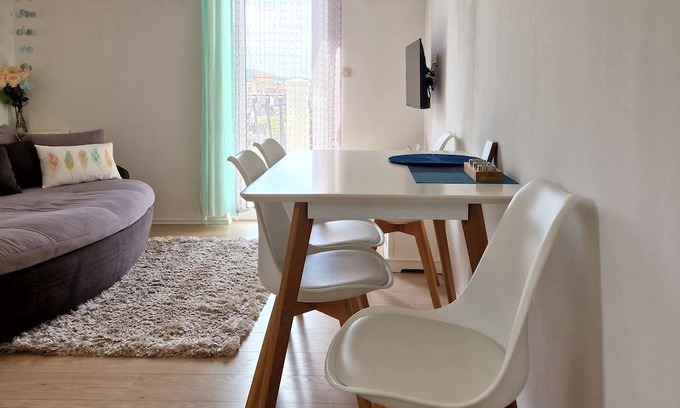Komiza Apartment | Cozy 1-bedroom apartment with AC, WiFi, parking, terrace view, laundry