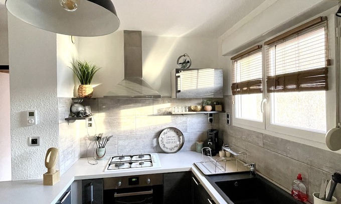 Aiguelèze House | Le 8 Bis- Maison- Jardin- Parking Privé-