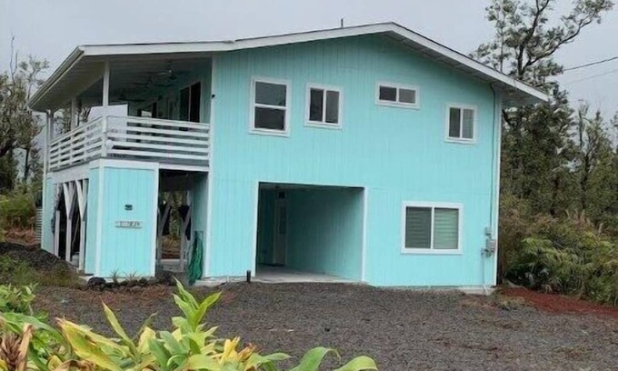 Eden Roc House | The Ohana House ByVolcano N Park 2BR 3QBeds 4Cots