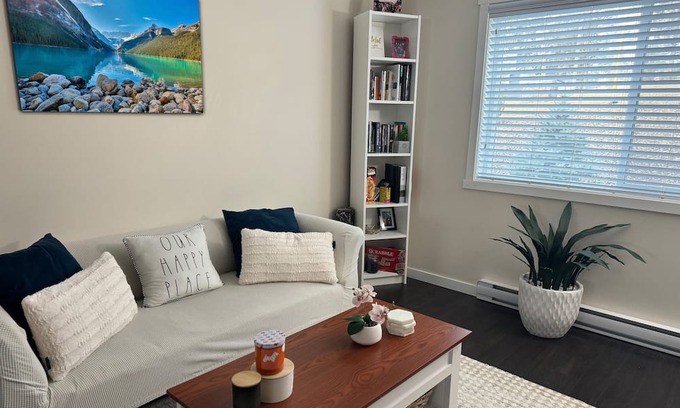 Williams Lake House | Cozy Bedroom in Williams Lake