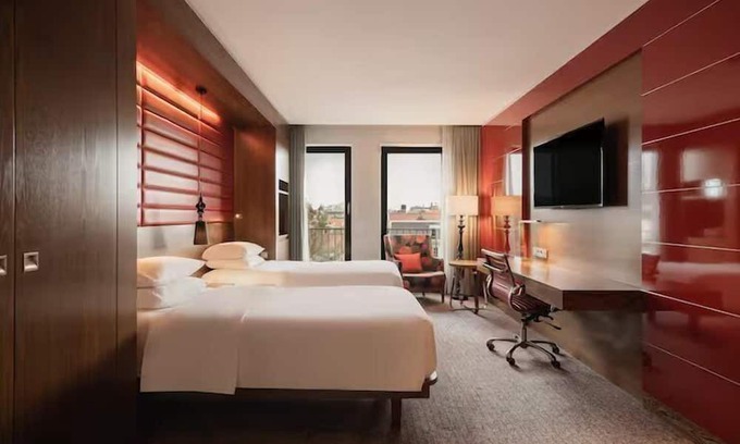 The Hague Center House | Unwind and Indulge In Our Oasis! Pet-friendly Property!