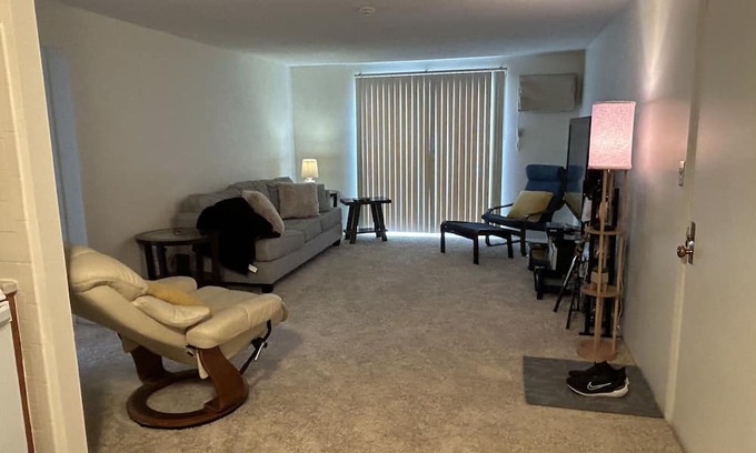 Portsmouth Apartment | Single bedroom with queen bed