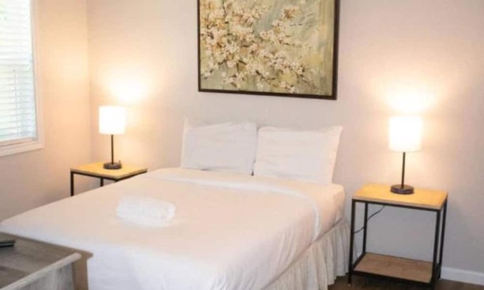 Cedar Crest Apartment | Luxe1BR w/ Private Patio - Near Dallas Zoo & Bishop Arts