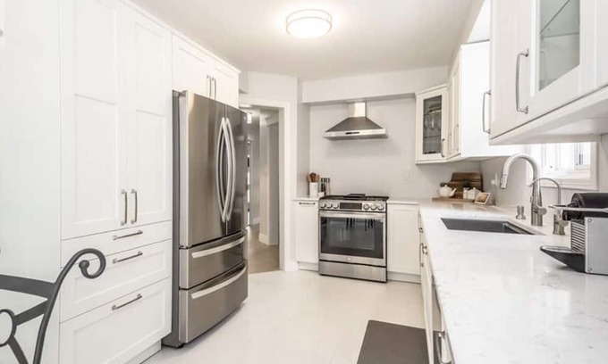 North Dumfries House | Bright Modern Executive Home