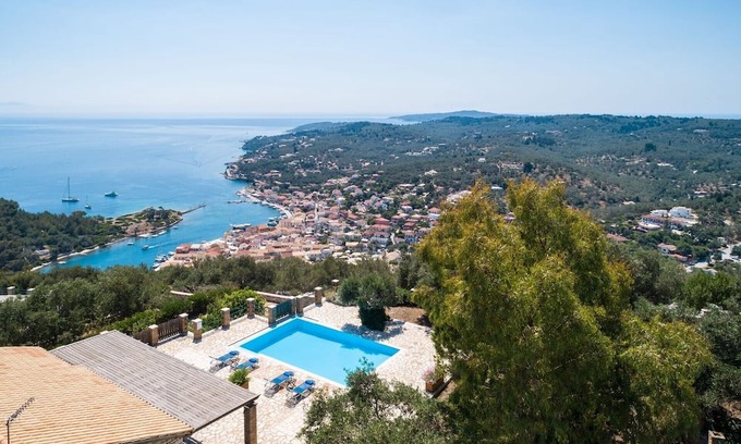 Mpogdanatika Villa | Charming Paxos Villa | 2 Bedrooms | Villa Raijin | Breathtaking Sea/Gaios Views and Private Pool | Loggos