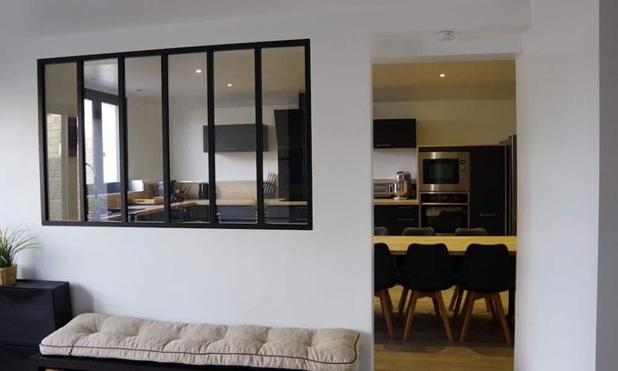 Poissy Bed & Breakfast | Maison Moderne Loft, Idéalement Située Pour les JO 2024. Golf /equitation / Velo