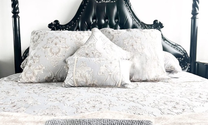 Bowen Hills Apartment | Bowen hills convenience- doorstep to RNA / RBWH, pet friendly!