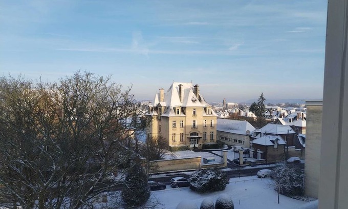 Les Sablons Apartment | Homerez - Nice apartement for 3 ppl. with balcony at Compiègne