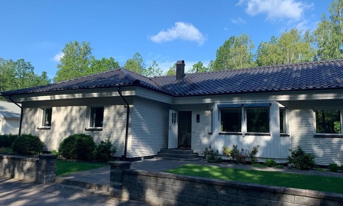 Lammhult House | Geräumiger Ferienbungalow am Ortsrand von Lammhult, 100m vom See Entfernt