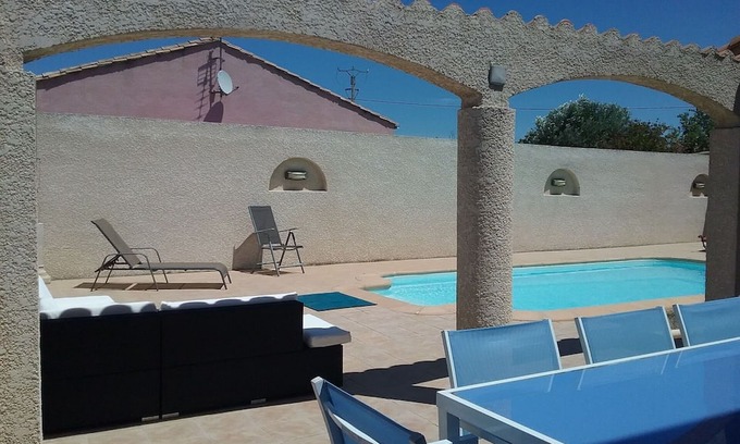 Argeliers House | Stunning private villa for 8 people with A/C, WIFI, private pool, TV, patio and parking