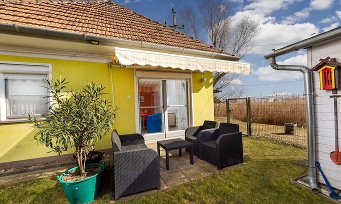 Balatonboglar House | Beautiful private villa for 4 people with WIFI, A/C, TV, terrace and parking