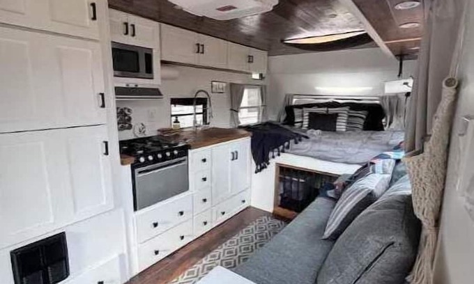 Waxahachie House | Hachie Retreat