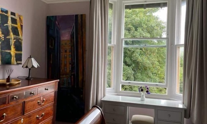 Sefton Park Apartment | Beautifully Lit Airy 1-Bed Apartment in Liverpool