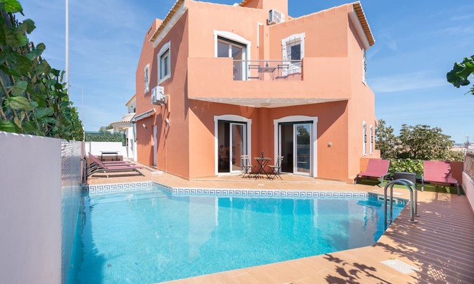 Montes de Alvor Villa | Villa Mimosa, 4 Bedroom Villa in Portimão