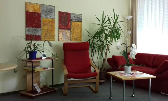 Langwasser Nordwest Apartment | Studio Apartment 'Ferienwohnung Nahe Der Messe' with Balcony and Wi-Fi