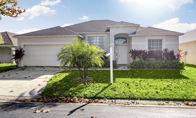 Westridge House | Grand Luxury Deluxe 4BR Pool Home near Disney Parks