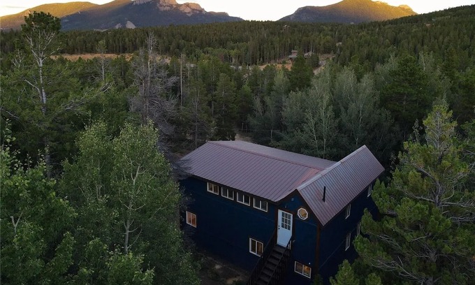 Black Hawk House | Cozy Summer Rentals w/ Mountain Views