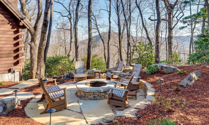Burnsville Cabin | Burnsville Cabin - Deck, Fire Pit & Mountain Views