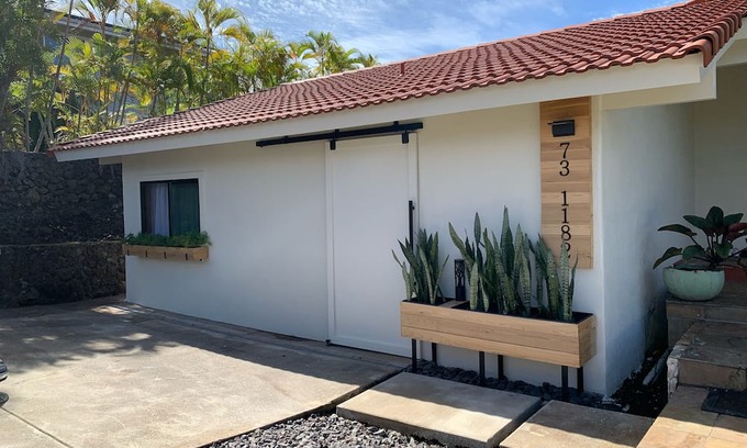 Kona Palisades Apartment | Tropical Bliss Cottage, Brand New Guest House close to the heart of Kailua Kona!