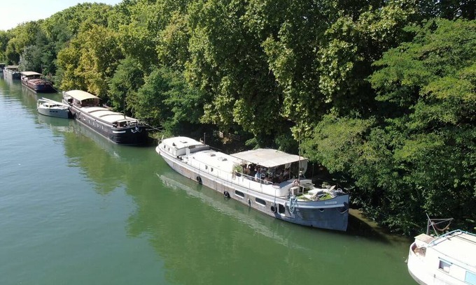 Avignon Boat Rental | Peniche Appartement 1 Chambre Avignon