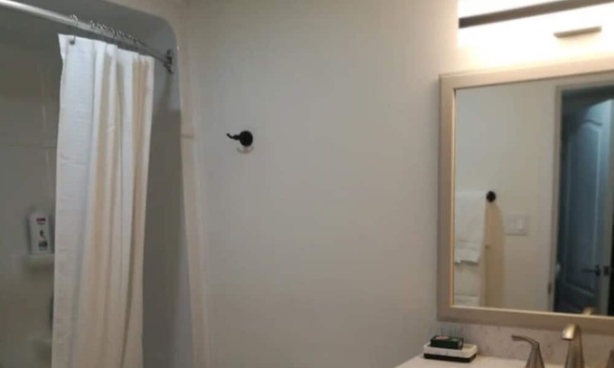Guelph House | Beautifully 1 bedroom suite in Guelph