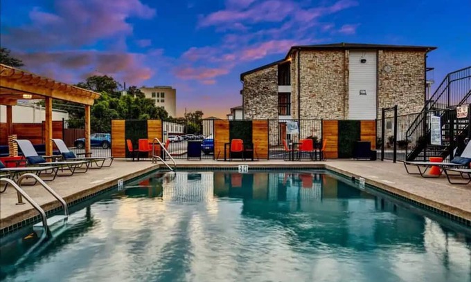 Brentwood Apartment | Luxe 1B1B 10 mins away from DT