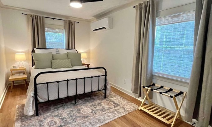 Columbus House | West Lowndes Country Cottage