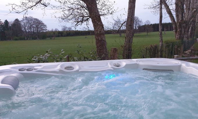 The Ardennes Cottage | Luxury holiday home in the midst of nature. Beautiful sights, jacuzzi, playroom