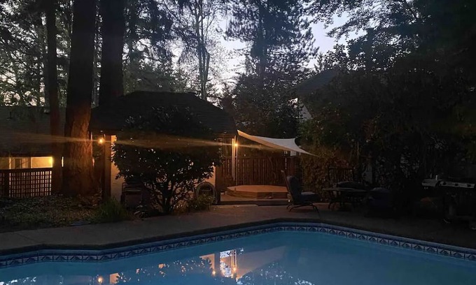 Surrey Cottage | ZEN COTTAGE, HOT TUB AND RELAX