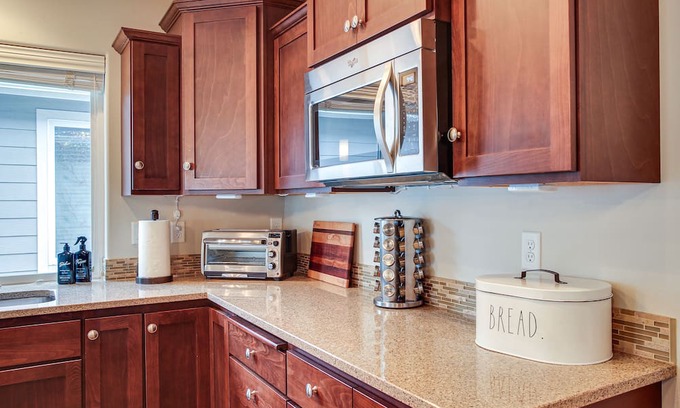 Liberty Lake House | Welcoming Liberty Lake Home ~ 18 Mi to Spokane!