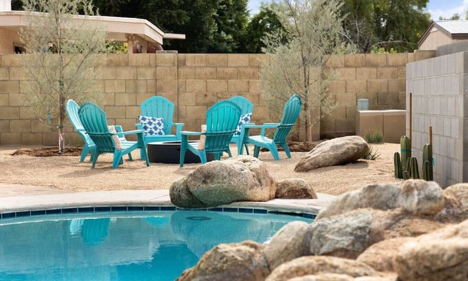 Alhambra House | *NEW* MCM Beauty w/Hot Tub and Heated Pool