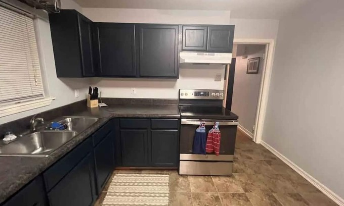 Lewisville House | Cozy 3 bedroom home in between all the action!