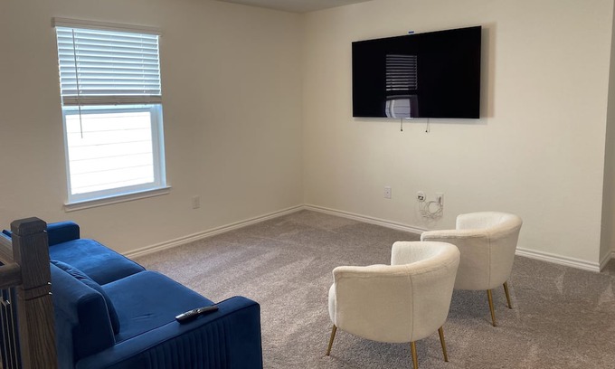 Wetmore House | Peaceful and Central house for family fun!