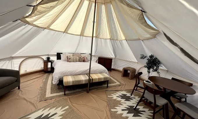 Hermosa Apartment | Hollygazer Tent