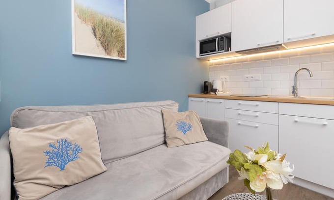 Przymorze Apartment | Śląska 12 | Bright Blue Studio in Gdańsk | Desk for Remote Work | 4 People | Gym