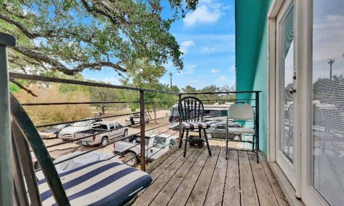 Manchaca Apartment | 184) Great for solo travelers!