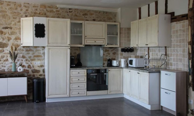 Roullee House | Maison de Charme au Coeur D'un Haras Avec Accès à un Petit Étang