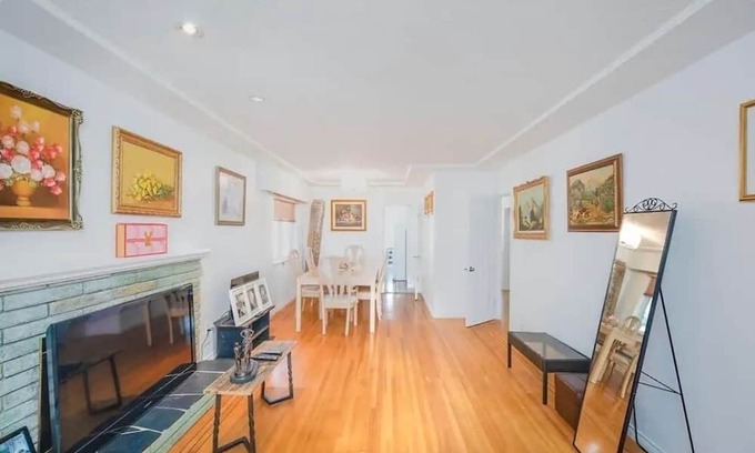 Marpole House | Close to airport, Langara college & downtown, 5min walk to skytrain. Nice&quiet