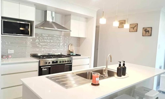 Cooloola Cove Cottage | Welcoming 3-bedroom cottage in Cooloola Cove