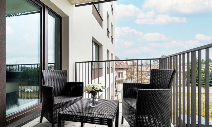 Nowe Miasto Apartment | Apartment With Desk in Poznan by Renters